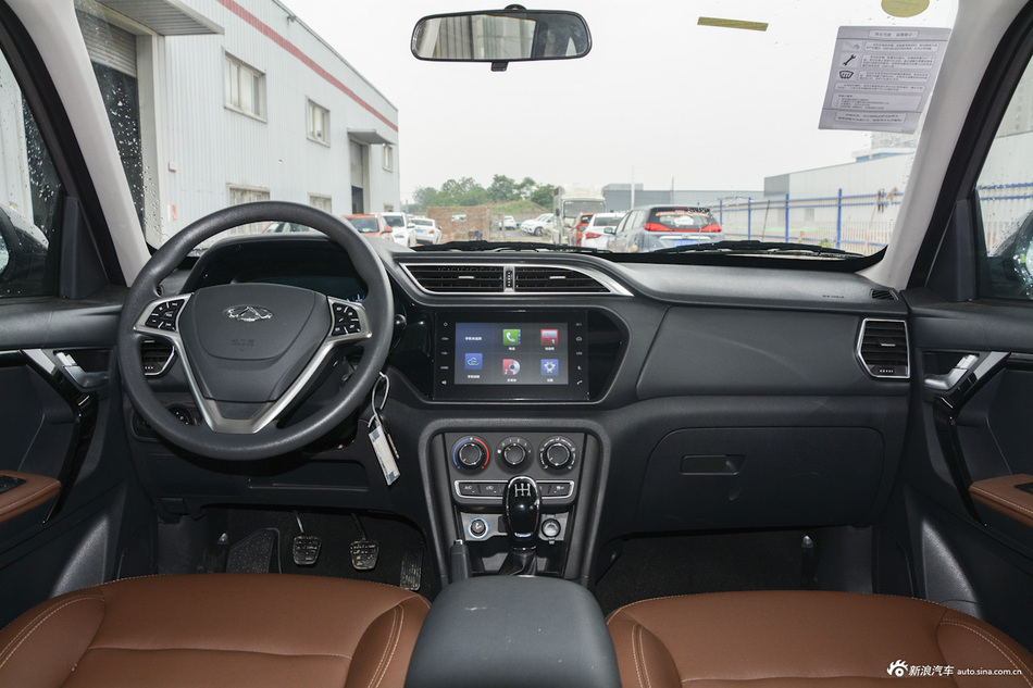 2018款瑞虎3 1.6L手动百万全球版