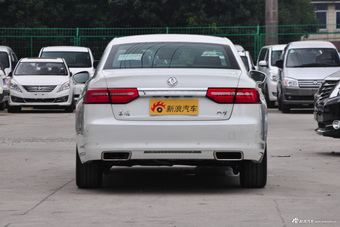 2016款东风A9 1.8T自动尊贵型 珠光白