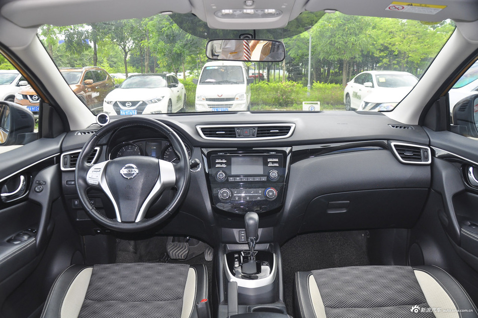 2016款逍客2.0L自动XV Prem豪华版