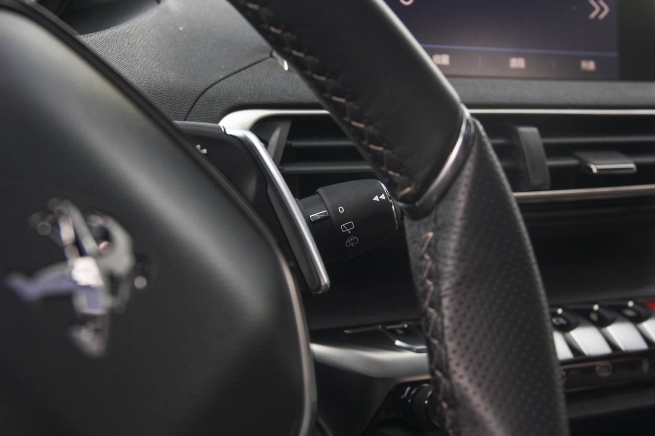 2017款标致5008 1.8T自动380THP豪华GT版7座