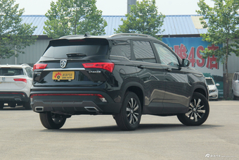 2018款宝骏530 1.5T手动尊贵型