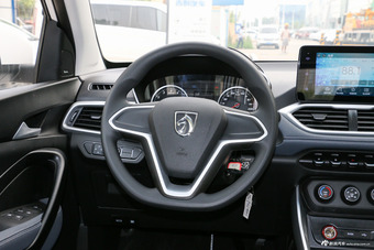 2018款宝骏530 1.8L自动精英型