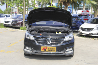 2017款宝骏730 1.5T手动时尚型7座国V图片