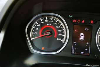 2016款东南DX3 1.5L手动尊贵型