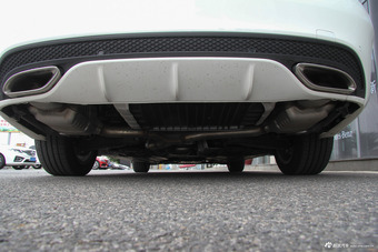 2017款改款奔驰C级C200L 2.0T自动运动版