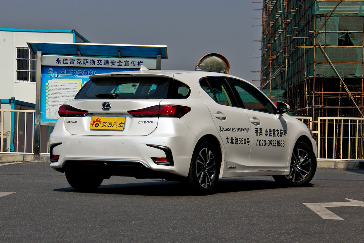 2017款雷克萨斯CT200h 舒适版单色