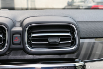 2018款领克02 1.5T自动两驱耀Pro版