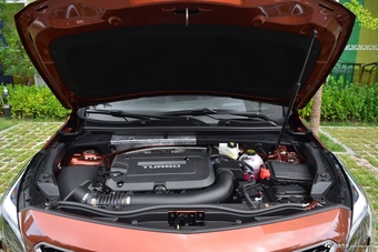 2018款XT4 2.0T四驱铂金运动版28T