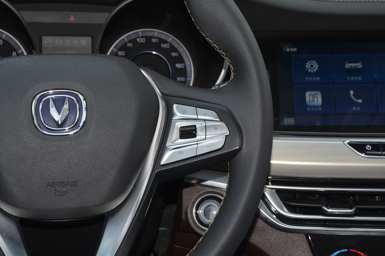 2018款逸动1.6L GDI自动尊尚型 