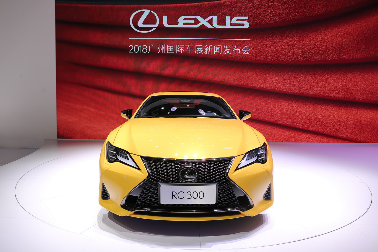 雷克萨斯RC