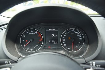 2016款奥迪A3 1.4T自动Limousine 35TFSI风尚型