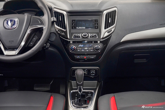 2017款长安CS15 1.5L自动豪华天窗版