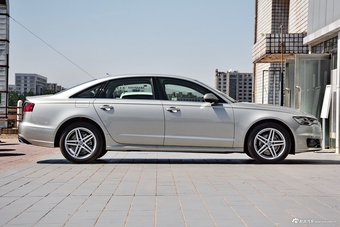 2018款奥迪A6L 2.5L自动30周年年型 30 FSI 风尚型