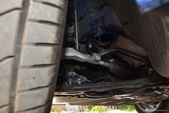 2017款宝马1系118i自动设计套装型