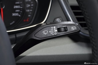 2018款奥迪Q5L 2.0T自动40 TFSI荣享进取型