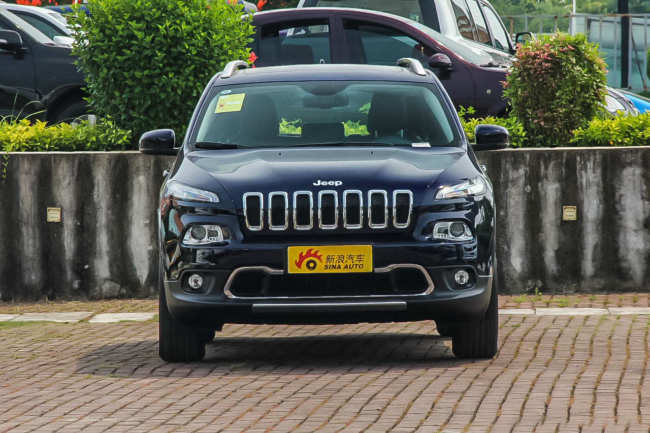 2016款自由光2.4L自动75周年致敬版