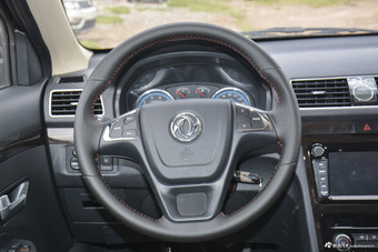 2016款风光370 1.5L手动豪华型7座