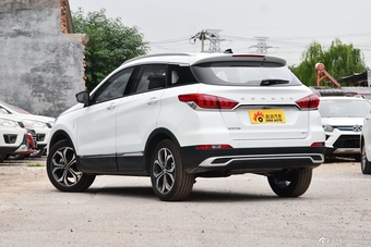 2018款北汽绅宝智行1.5T手动精英版