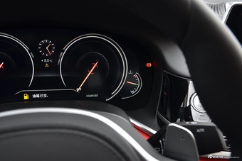 2018款宝马7系740Li 3.0T自动尊享型M运动套装xDrive黑焰版