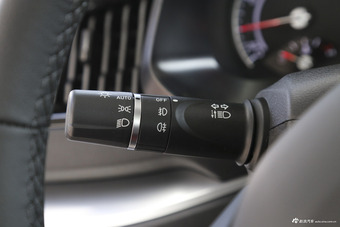 2017款哈弗H2s 1.5T自动豪华型 红标