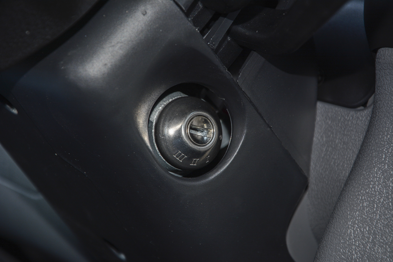 2017款特顺2.8T手动商运型短轴中顶6/7/8座JX493