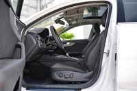 2017款奥迪A4L Plus 2.0T自动40TFSI进取型