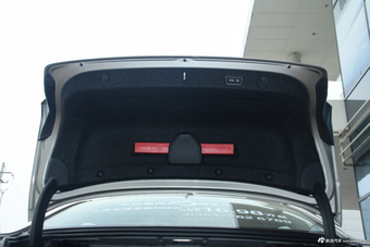 2018款宝马5系2.0T自动530Li尊享型豪华套装