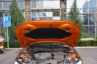 2018款宝马1系118i自动运动型