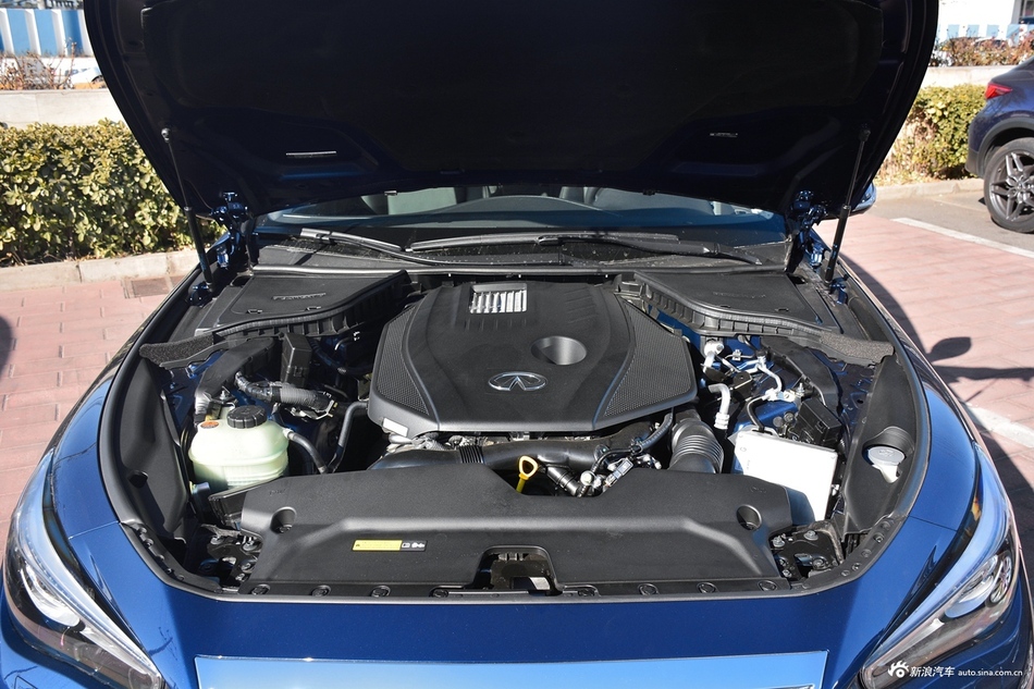 2018款英菲尼迪Q50L 2.0T自动豪华运动版