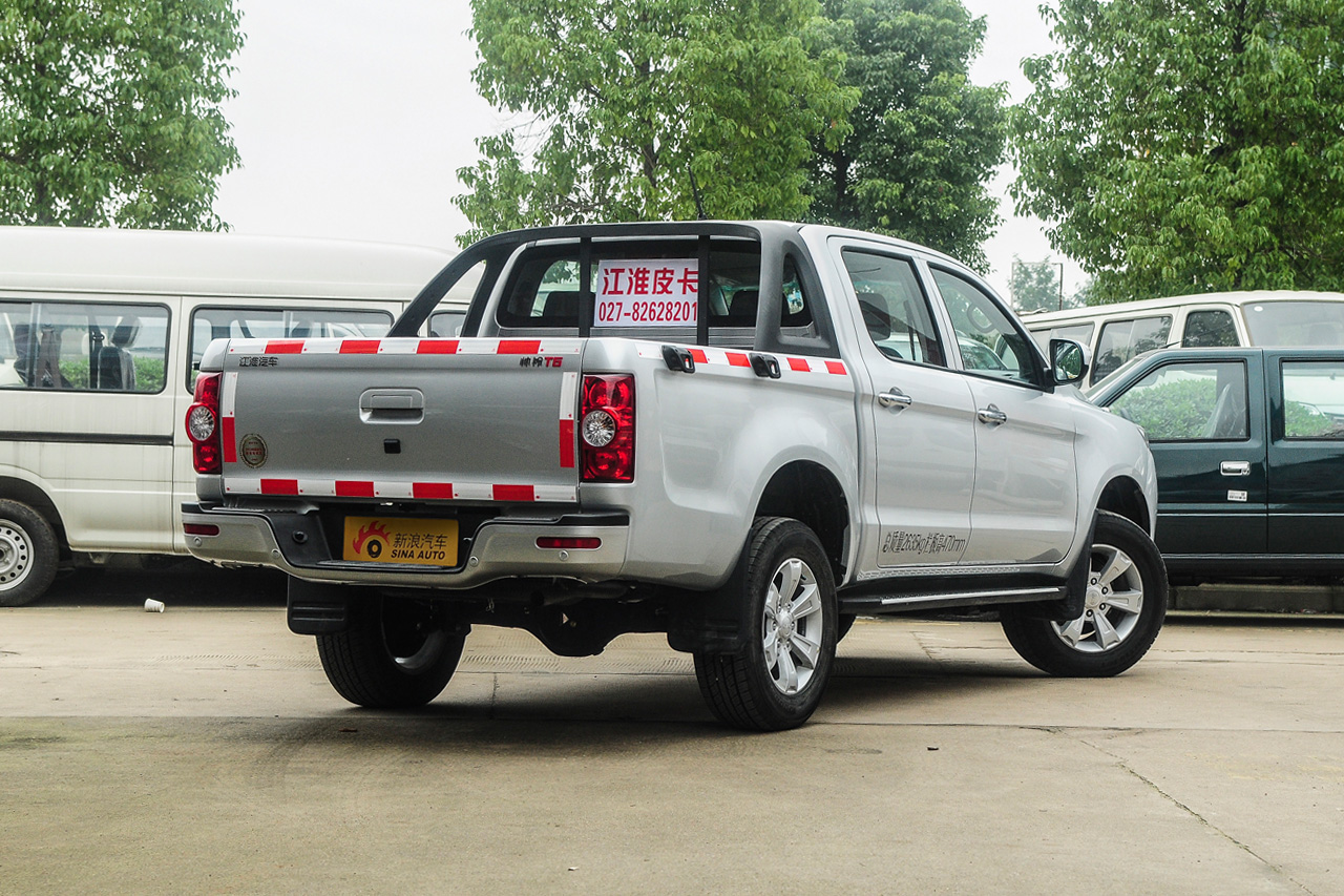 2016款 帅铃T6 2.0T柴油旗舰型D19TCID7