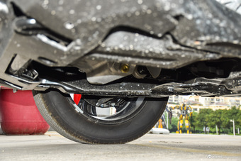 2016款东风风神AX7 2.0L自动智逸型 