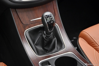 2017款宝骏560律动版1.5T手动乐享型