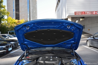 2019款宝马3系2.0T自动运动曜夜版320i M