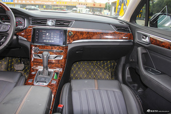 2016款东风A9 1.8T自动尊贵型