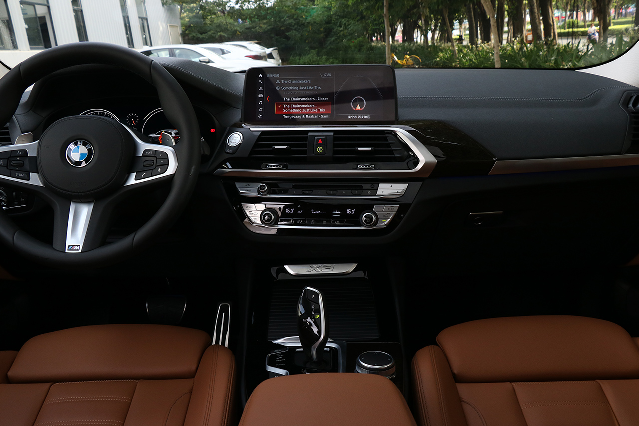 2018款宝马X3 xDrive30i 尊享型 M运动套装