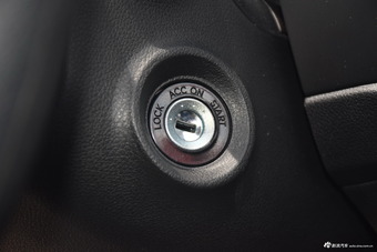 2017款起亚K2 1.4L自动GLS三厢