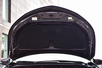 2016款雷凌双擎1.8L自动精英天窗版