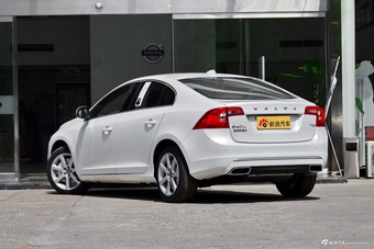 2018款沃尔沃S60L 2.0T自动T5智驭版