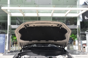 2018款沃尔沃XC90升级版 2.0T自动 T6智尊版