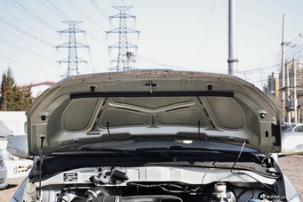 2014款金杯阁瑞斯2.7L自动旗舰型加长9座