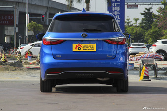 2017款比亚迪宋MAX 1.5T自动互联尊贵型