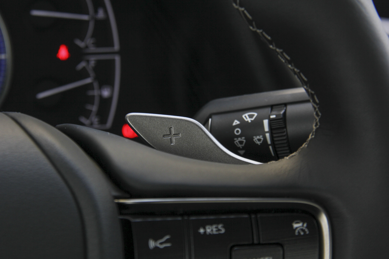 2018款雷克萨斯ES 2.5L自动300h卓越版