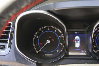 2016款瑞虎5 2.0L自动家尊信赖版