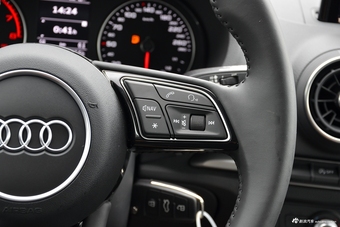 2018款奥迪A3 30周年型1.4T自动Sportback 35 TFSI进取型