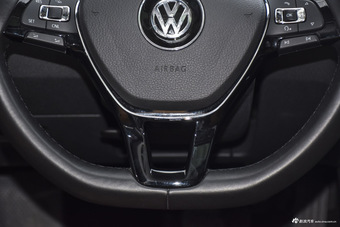 2016款帕萨特1.8T自动尊荣版330TSI