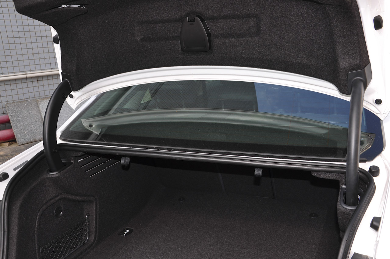 2017款奥迪A4L 2.0T自动45TFSI quattro风尚型