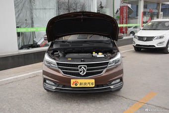 2017款宝骏730 1.5T手动尊享型7座