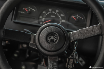 2016款BJ 212 2.0L手动方门四驱豪华型 国IV