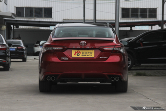 2018款凯美瑞2.5S自动锋尚版