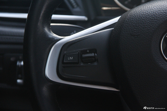 2016款宝马2系旅行车218i 1.5T自动运动设计套装 